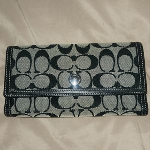 Coach Hamptons signature wallet